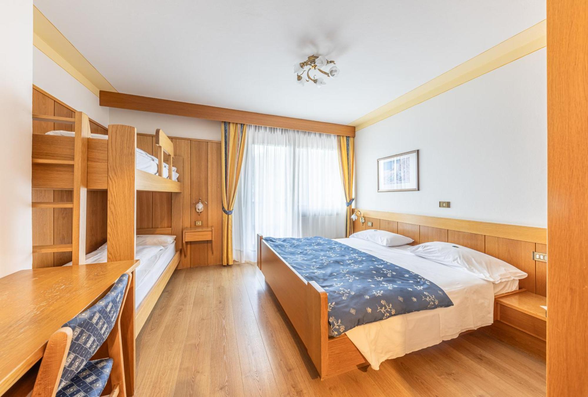 Hotel Panorama Сан-Мартино-ди-Кастроцца Экстерьер фото